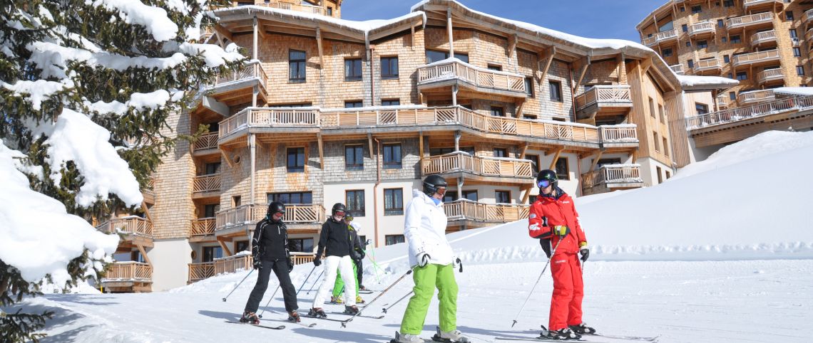 Adultes : 5 bonnes raisons pour (re)prendre des cours de ski cet hiver !