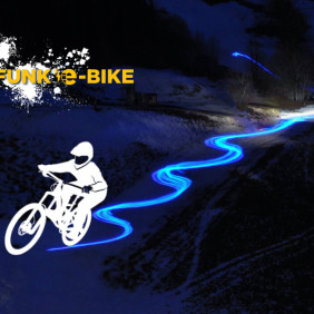 La Funk'e-Bike : Descente aux Flambeaux en VTTAE sur Neige